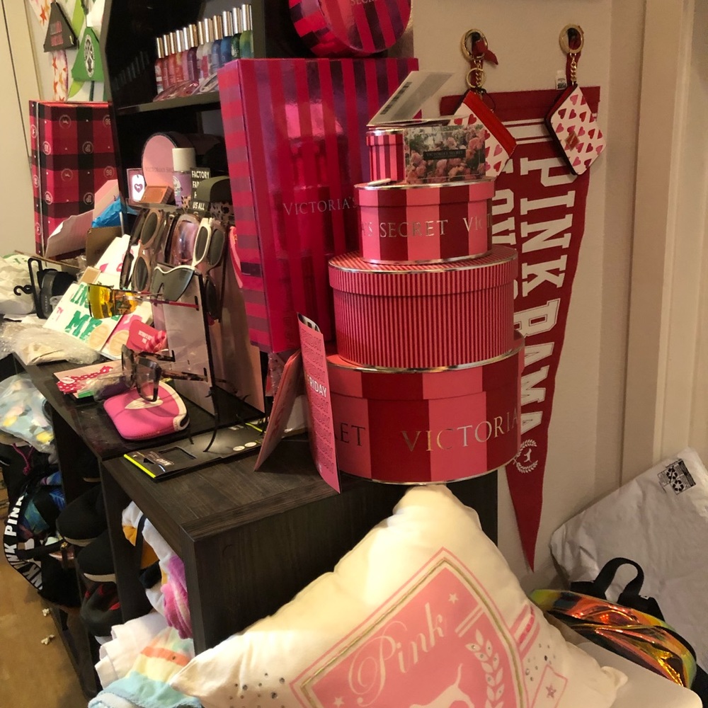 Pink Vs - Picture 4 of 7